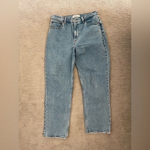Abercrombie & Fitch Curve Love The 90’s Straight Ultra High Rise Jeans (SHORT)